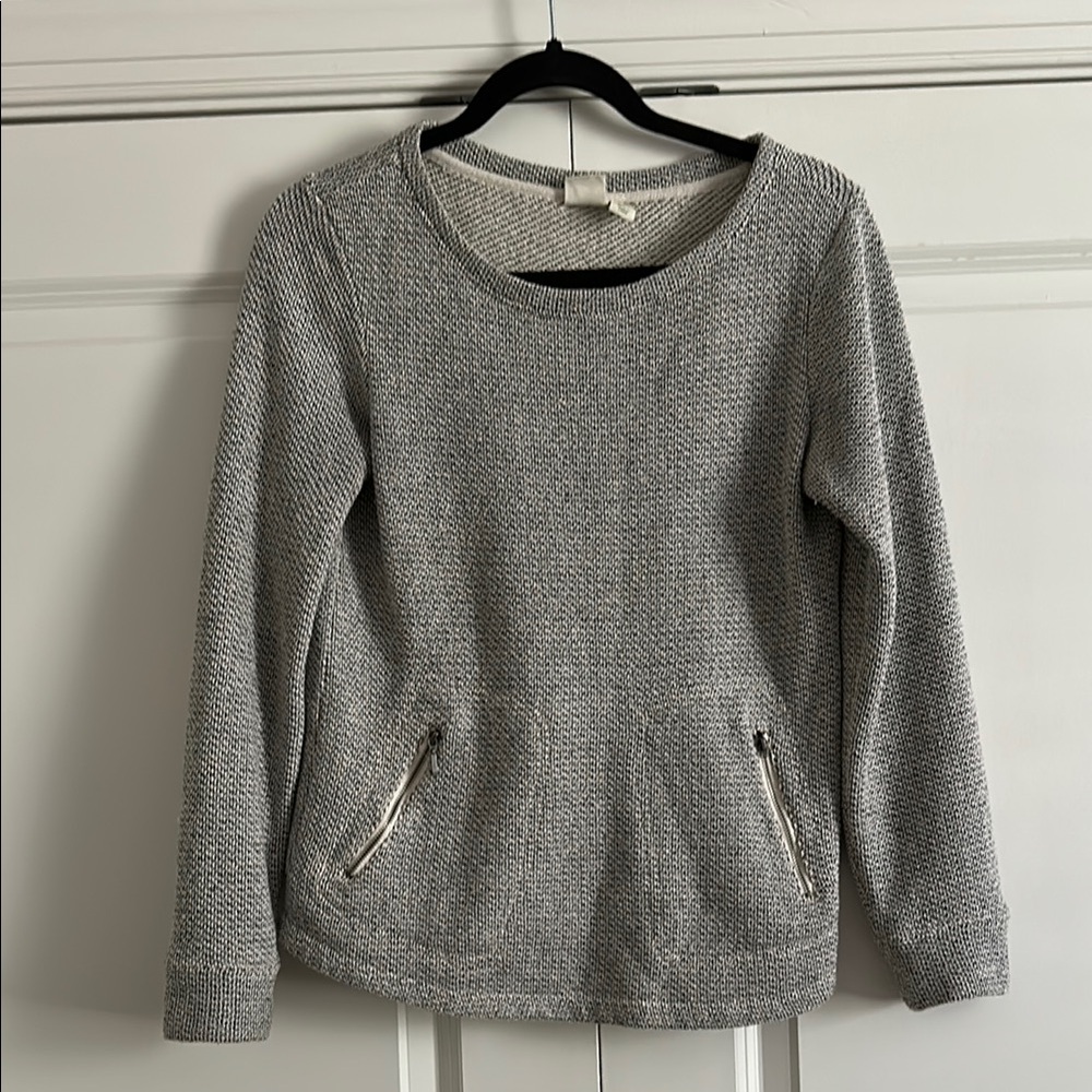 Lucy & Laurel Gray Crewneck Sweater with Cozy Texture